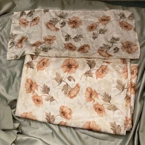 Tablecloth Measures 59”x83” with Matching Runner 12.5”x29” EUC Very Elegant